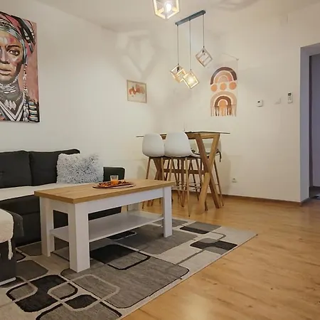 Apartament Golden Royal *